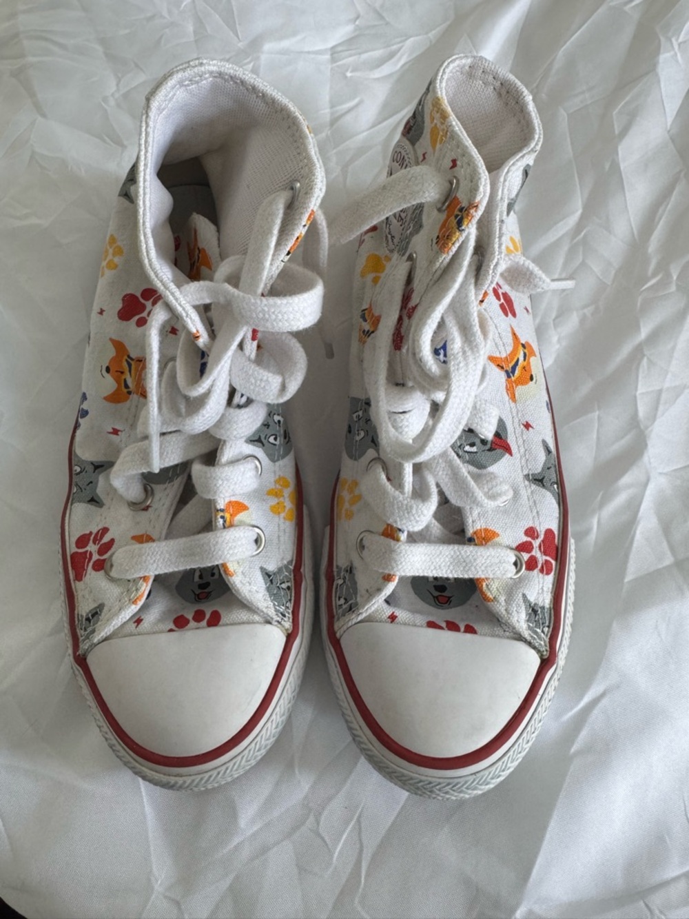 Converse All Stars “Wolf Pack” sneakers youth kids size 1